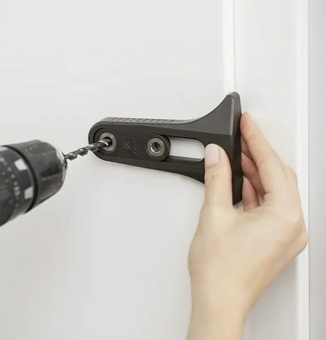 Präzisions-Bohrschablone für moderne Drückertechnik
