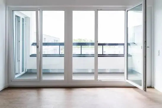 Kunststofffenster nach Maß mit mehrfacher Verglasung