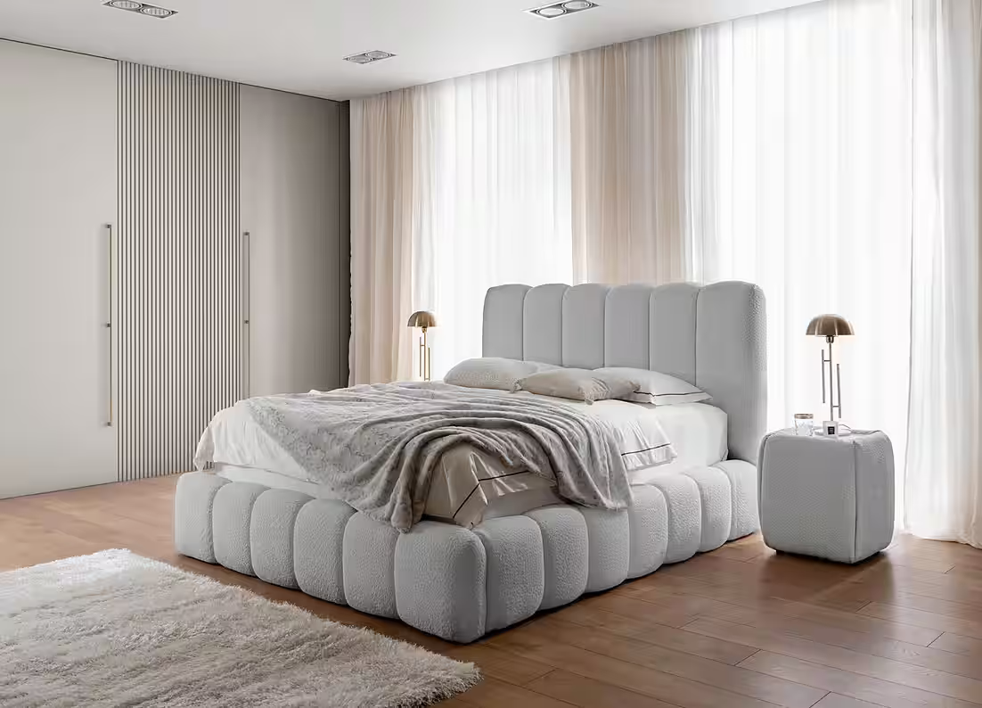 Polsterbett Cande Bouclé, hohes Kopfteil & Rillen-Design