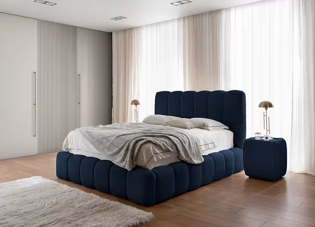 Polsterbett Cande Bouclé, hohes Kopfteil & Rillen-Design