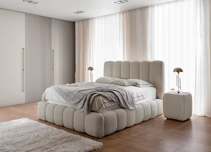 Polsterbett Cande Bouclé, hohes Kopfteil & Rillen-Design
