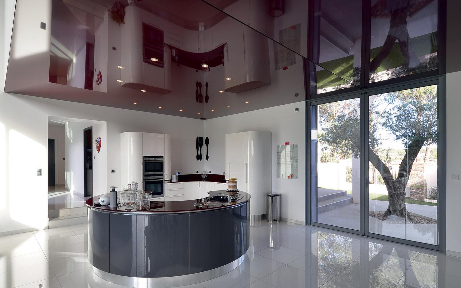 Spanndecken nach Maß – moderne Deckenlösungen für jeden Raum